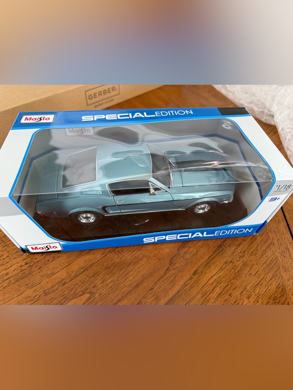 Maisto 1968 Ford Mustang GT Cobra Jet - Blue - Picture 5 of 7